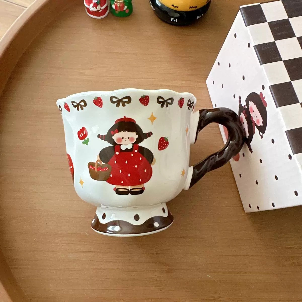 Vintage Strawberry Girl Ceramic Mug – 400ML