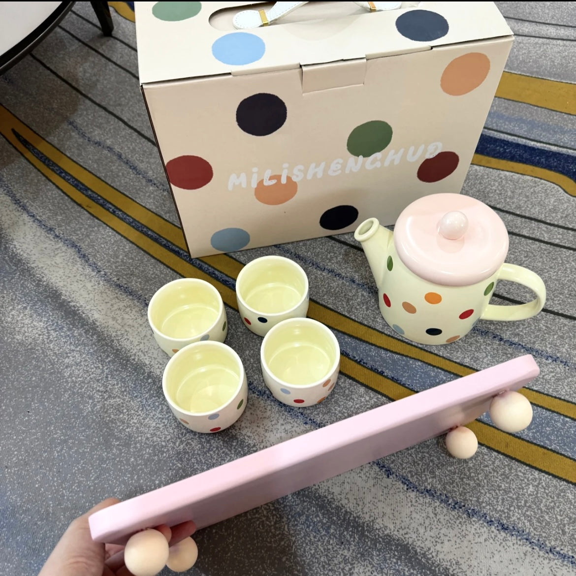 Colorful Polka Dot Tea Set Gift Box – 1 Teapot & 4 Cups with Wooden Tray, Perfect for Gifting