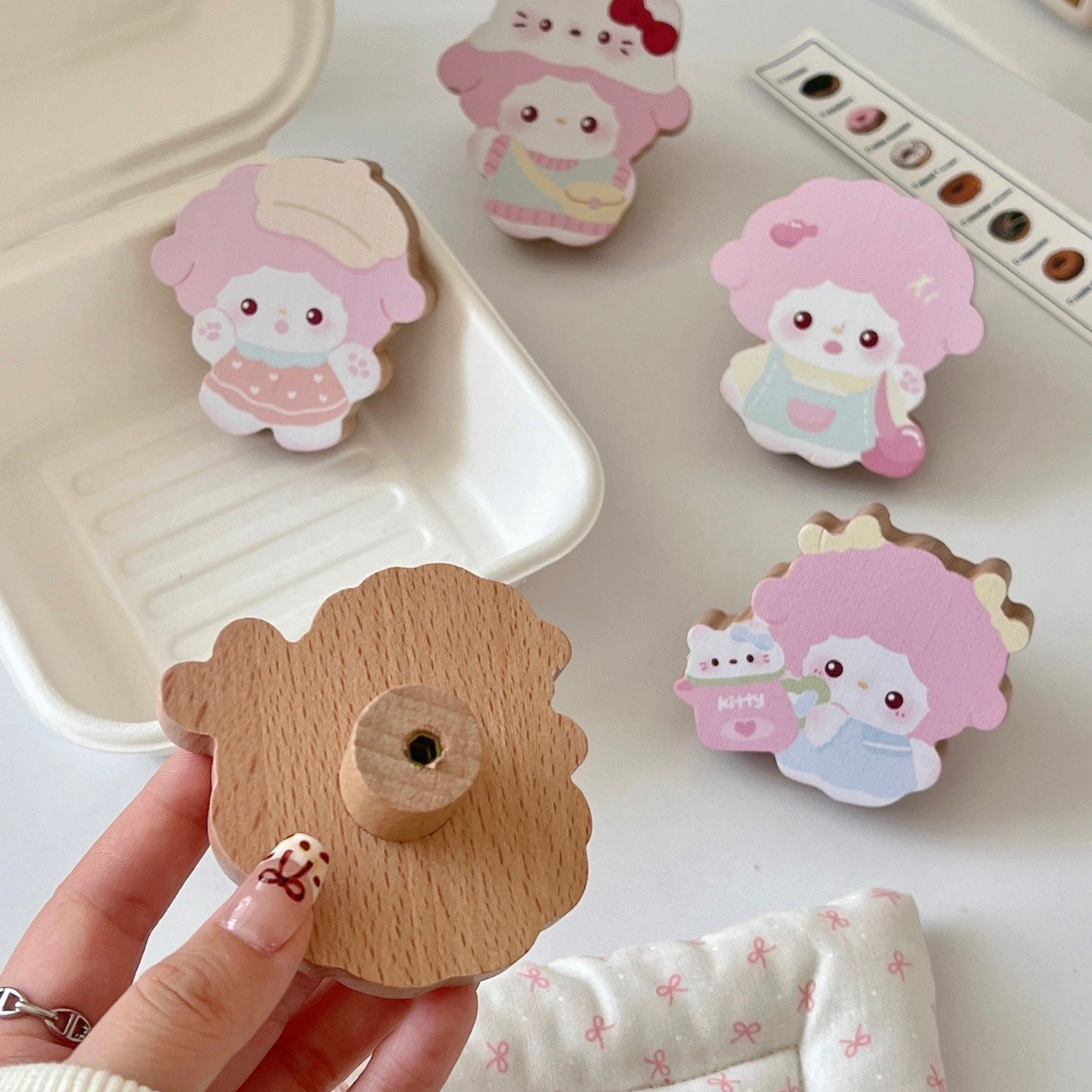Pink Sheep Wooden Wall Hook - Strong Load-Bearing, Cute Decorative Organizer