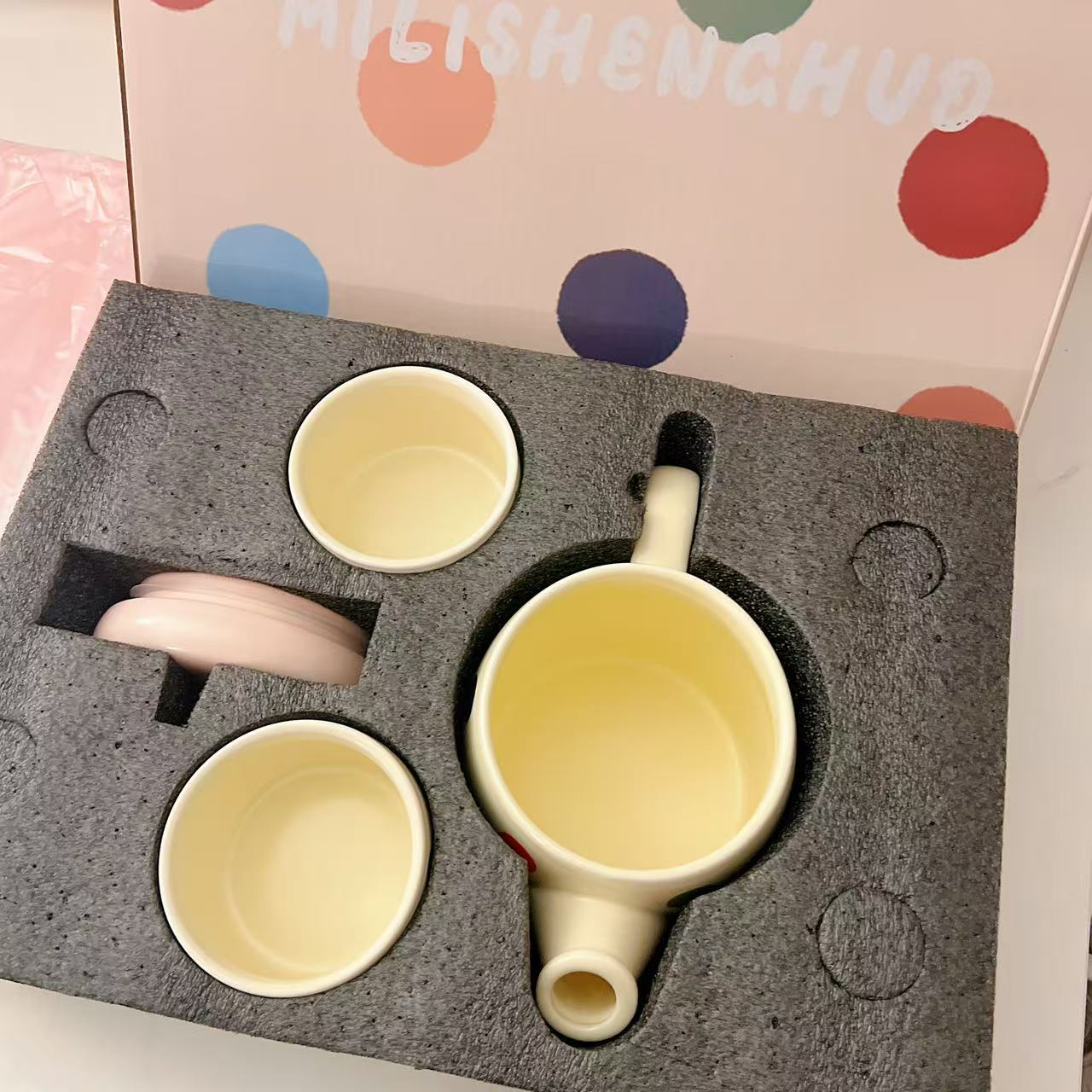 Colorful Polka Dot Tea Set Gift Box – 1 Teapot & 4 Cups with Wooden Tray, Perfect for Gifting