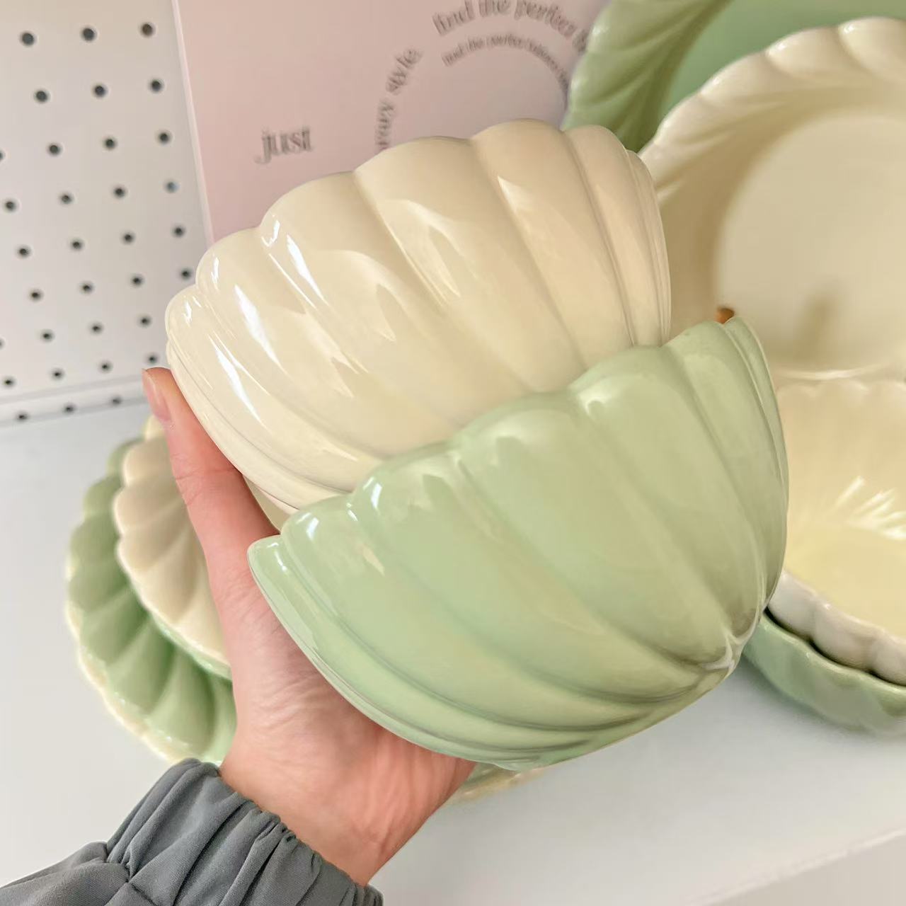Pastel Spring Dinnerware Set – Cream & Green