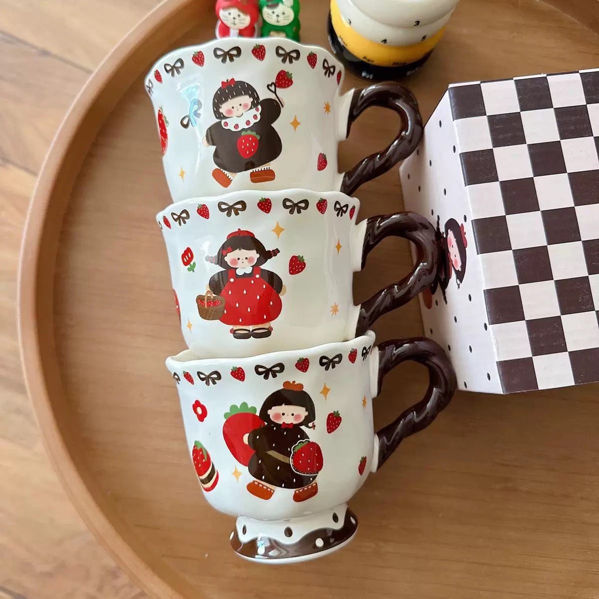 Vintage Strawberry Girl Ceramic Mug – 400ML