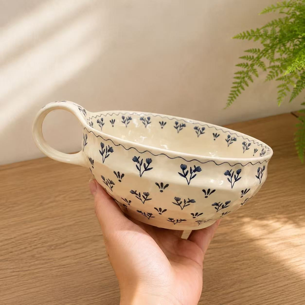 Cottage-Style Blue Floral Ceramic Bowl with Handle - 600ML