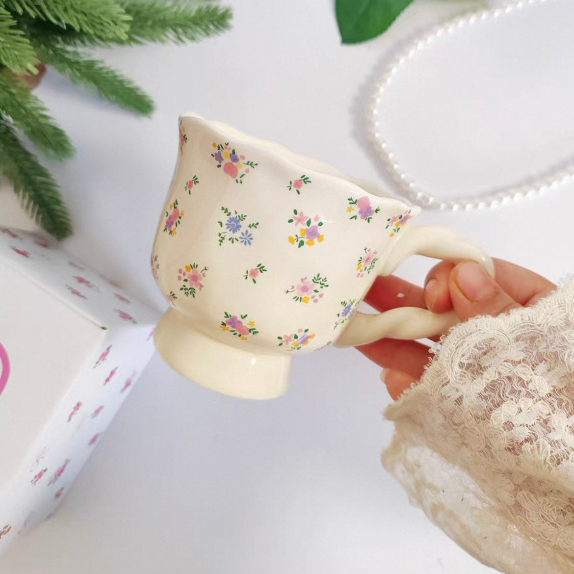 Vintage Floral Ceramic Mug – 400ML Capacity
