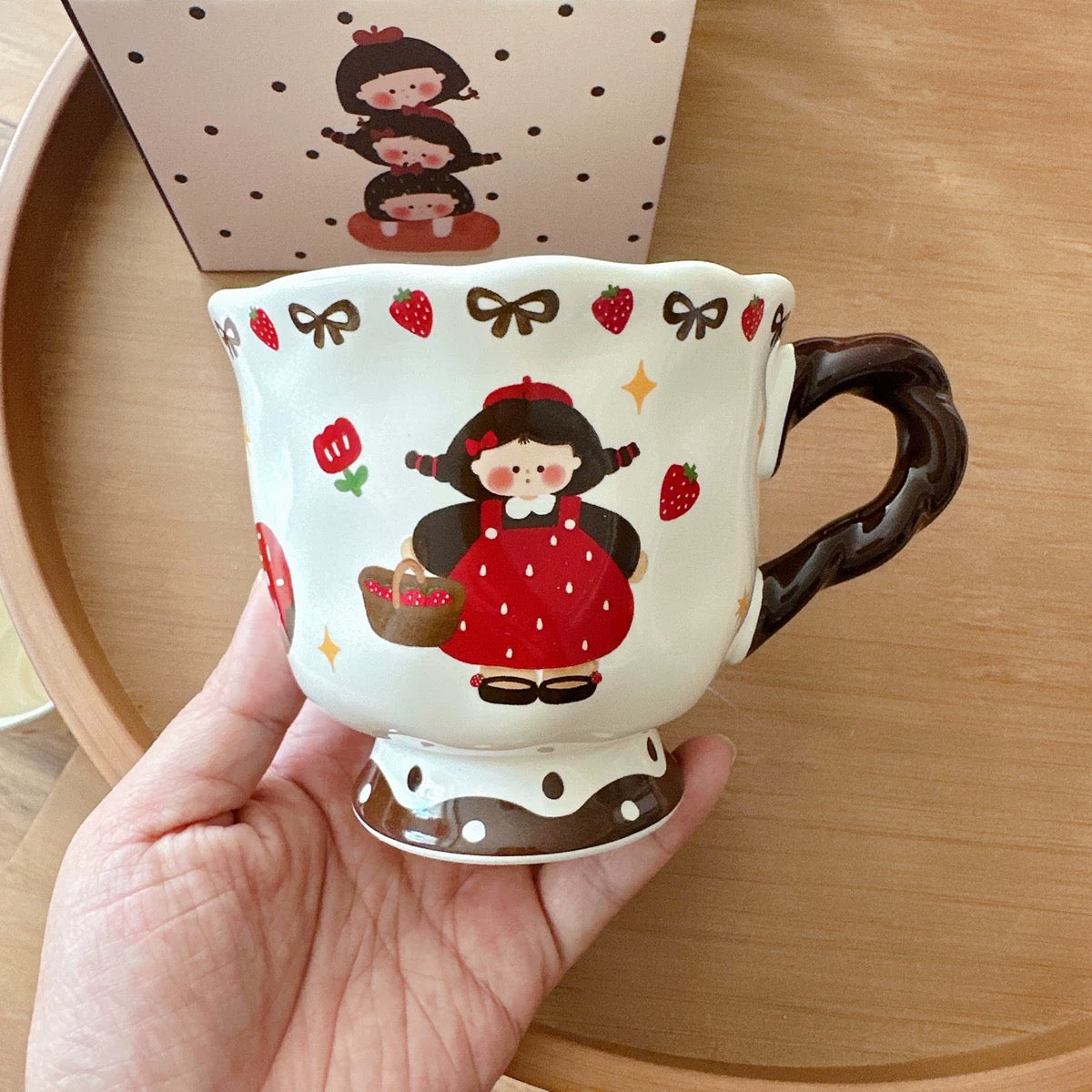 Vintage Strawberry Girl Ceramic Mug – 400ML
