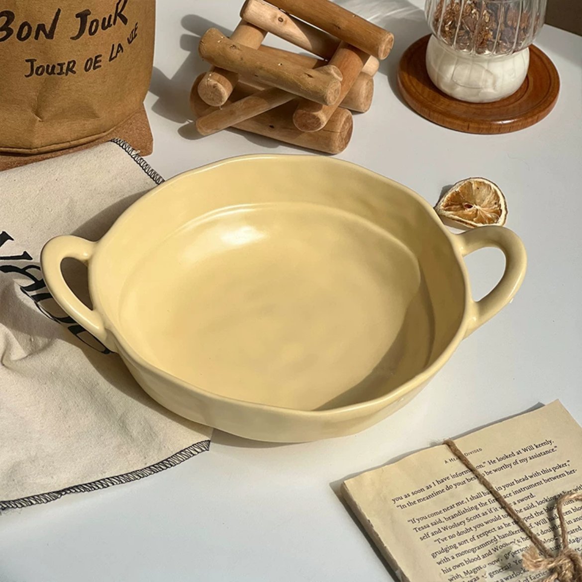 Macaron-Colored Ceramic Bowl with Double Handle - Four Colors Available - Wuli Home