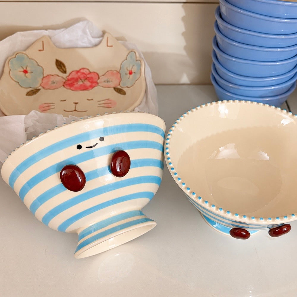 Hand-Painted Blue Cocoa Bean Ceramic Footed Bowl – 550ML