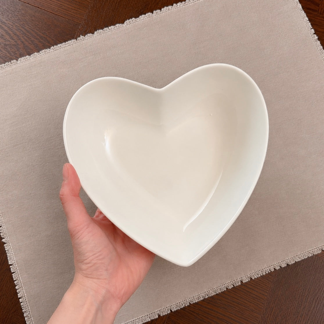 Elegant Heart-Shaped Ceramic Salad Bowl – 2 Sizes
