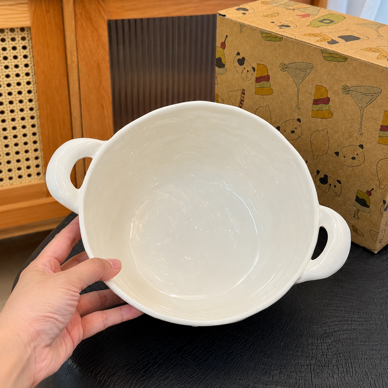 Embossed Doodle Cat Double-Handle Ceramic Soup Bowl – 1400ML