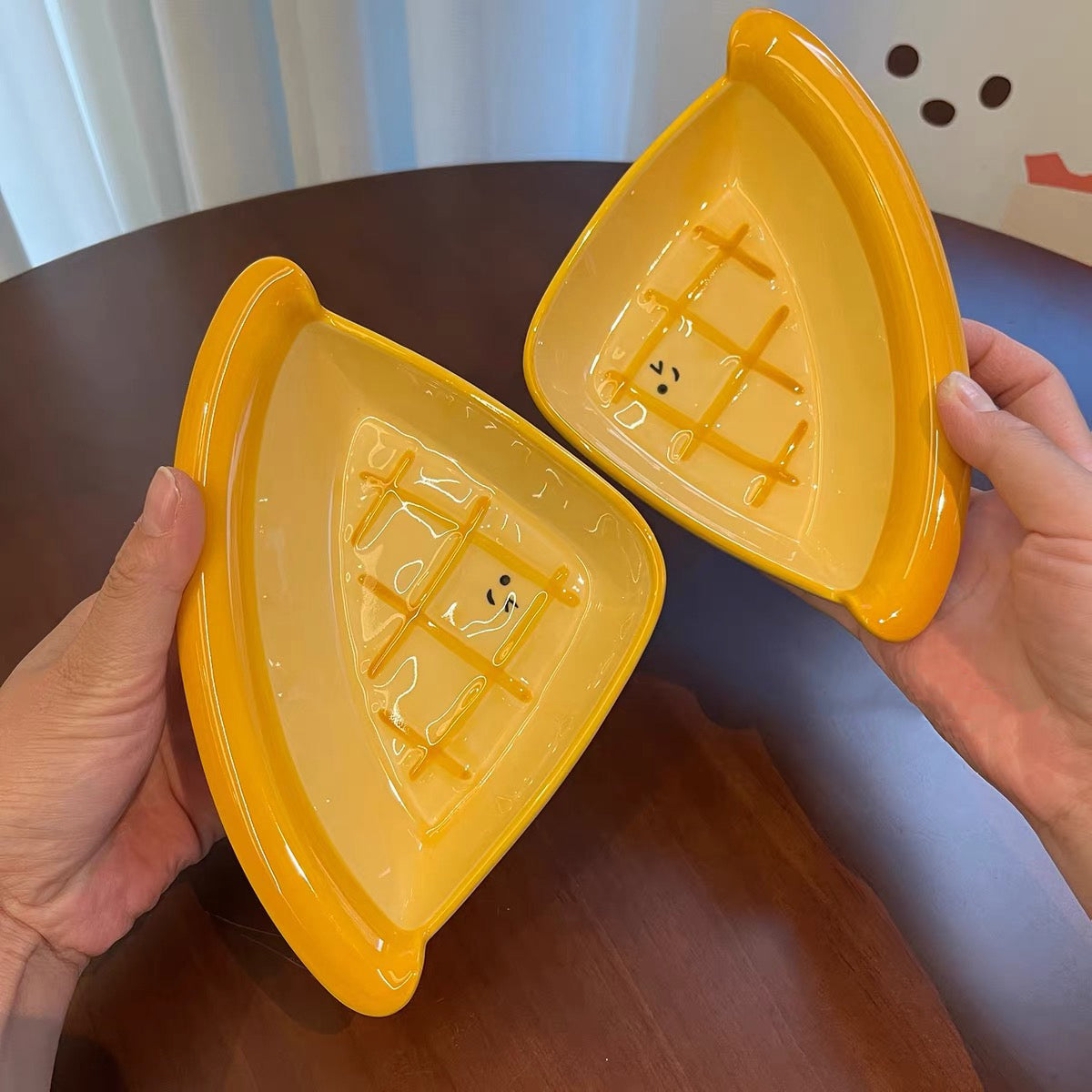 Cheese-Shaped Kawaii Ceramic Plate – 2 Sizes