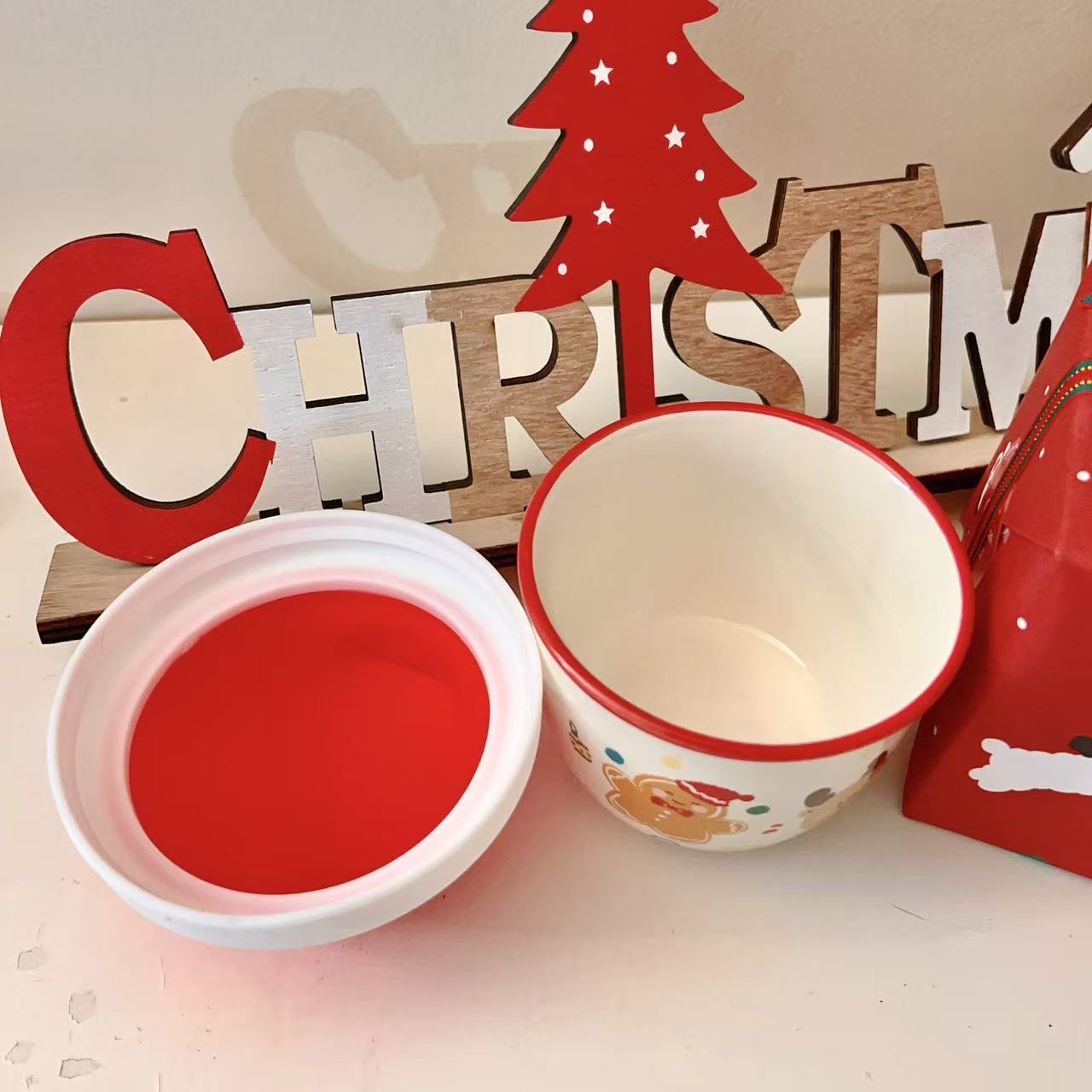 Santa Hat Ceramic Mug with Silicone Lid, 230ML | Christmas Gift