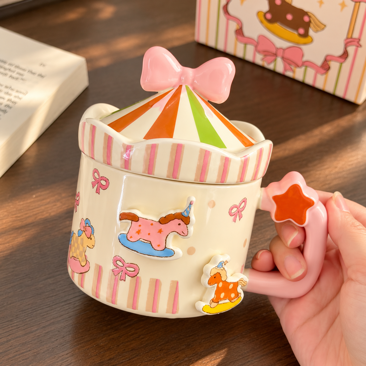 Cute Carousel Ceramic Mug with Lid - 300ML