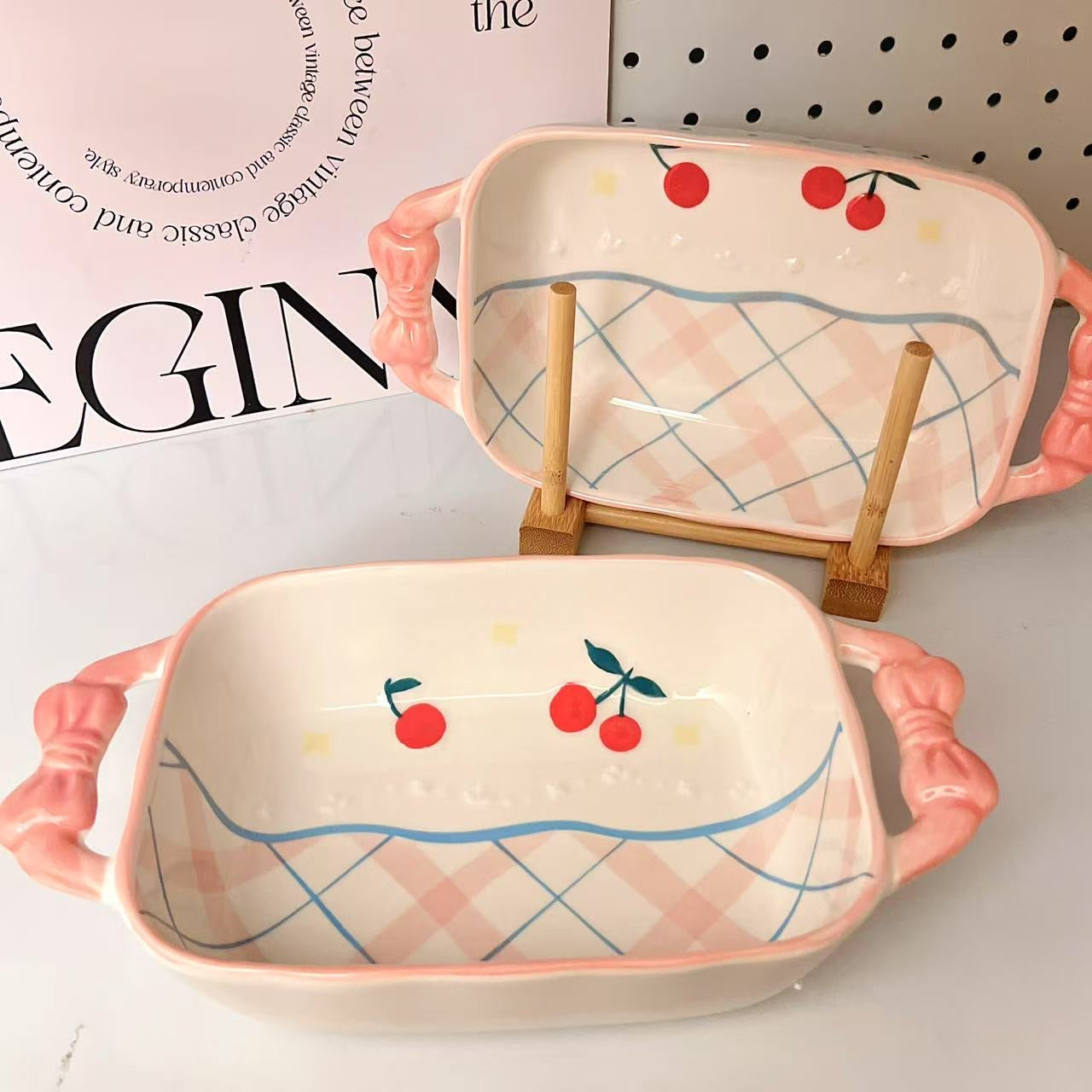 Pastel Pink Bow Handle Casserole Dish – 600ML Ceramic Bakeware