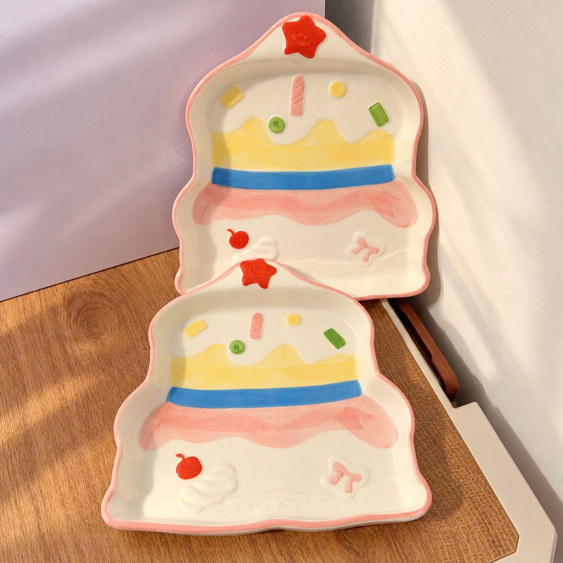 Hand-Painted Cake-Shaped Ceramic Dessert Plate – 7.7-Inch