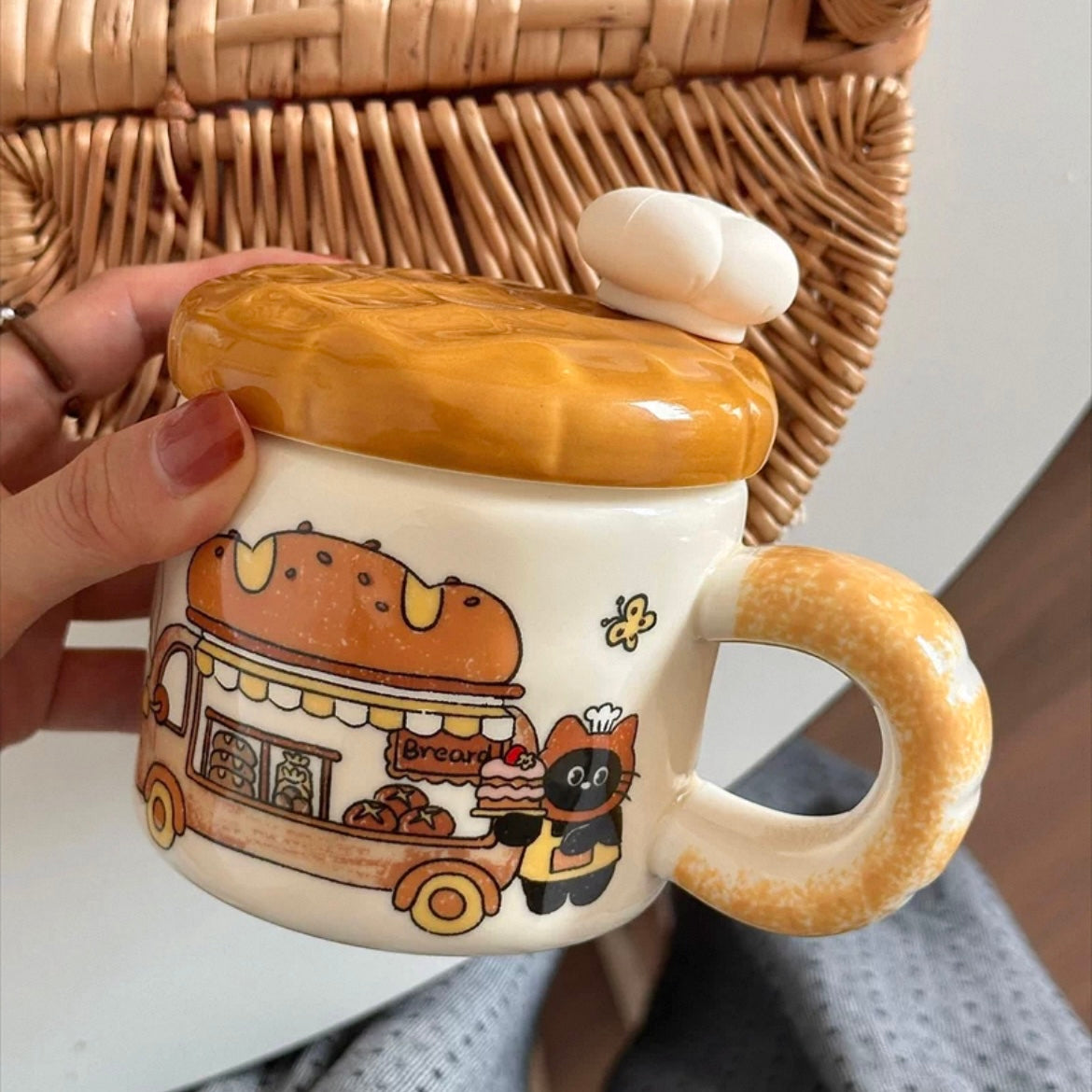 Bread truck cat ceramic mug with bread-shaped lid and gradient handle, 420ML capacity