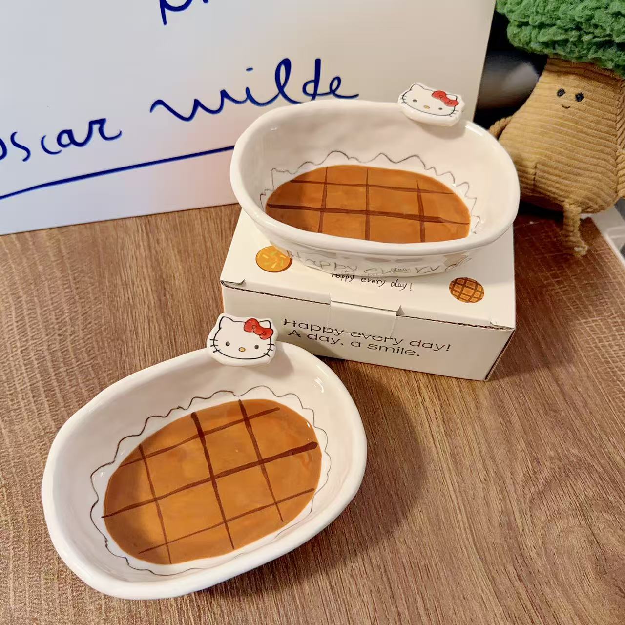 Hand-Painted Caramel Kitty Ceramic Oval Bowl - 175ML