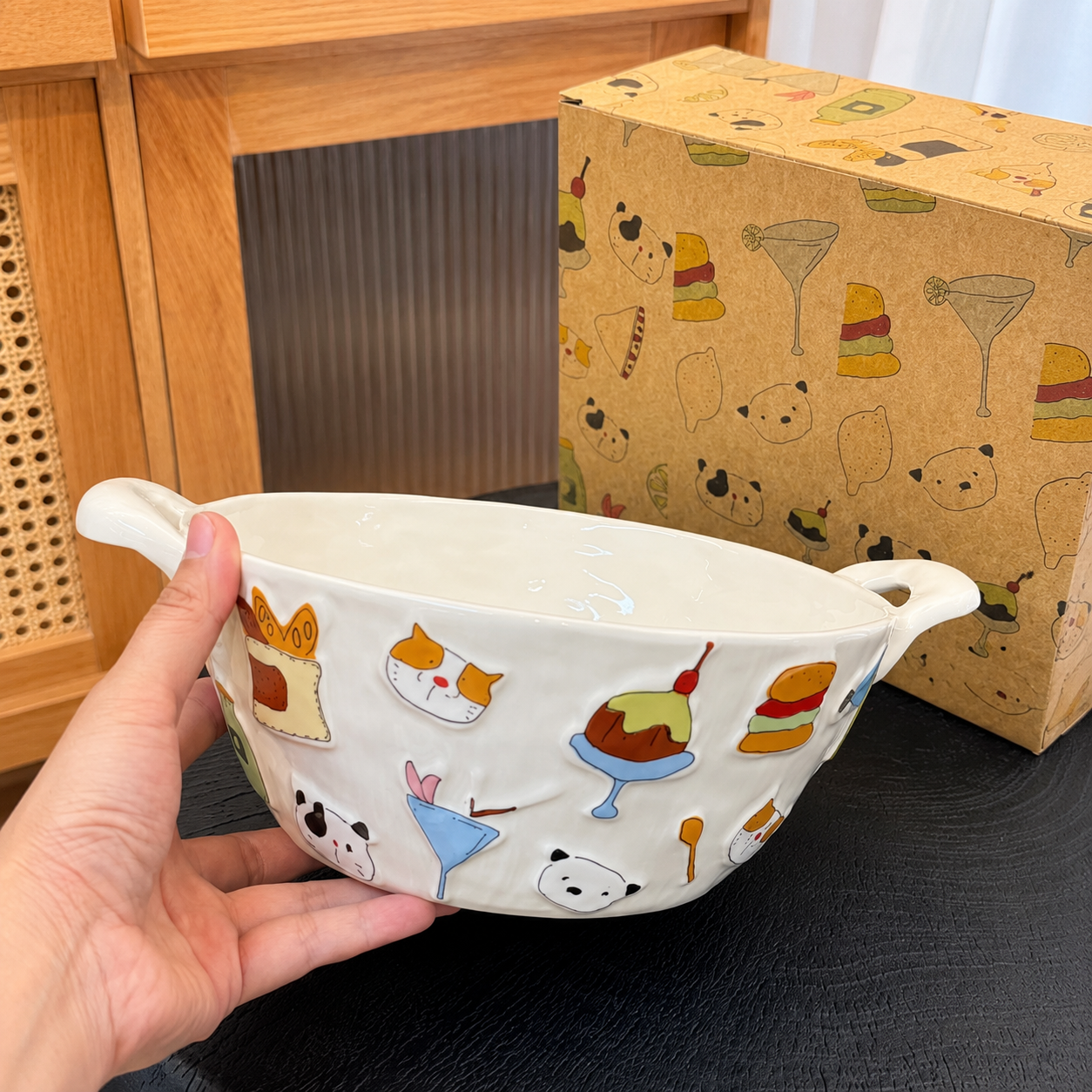 Embossed Doodle Cat Double-Handle Ceramic Soup Bowl – 1400ML