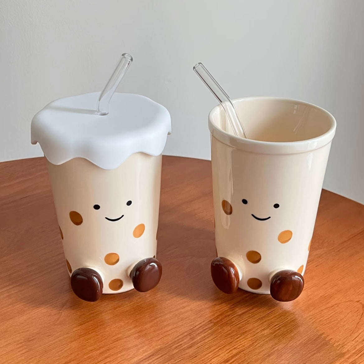 Cute Footed Ceramic Straw Mug with Lid - 450ML