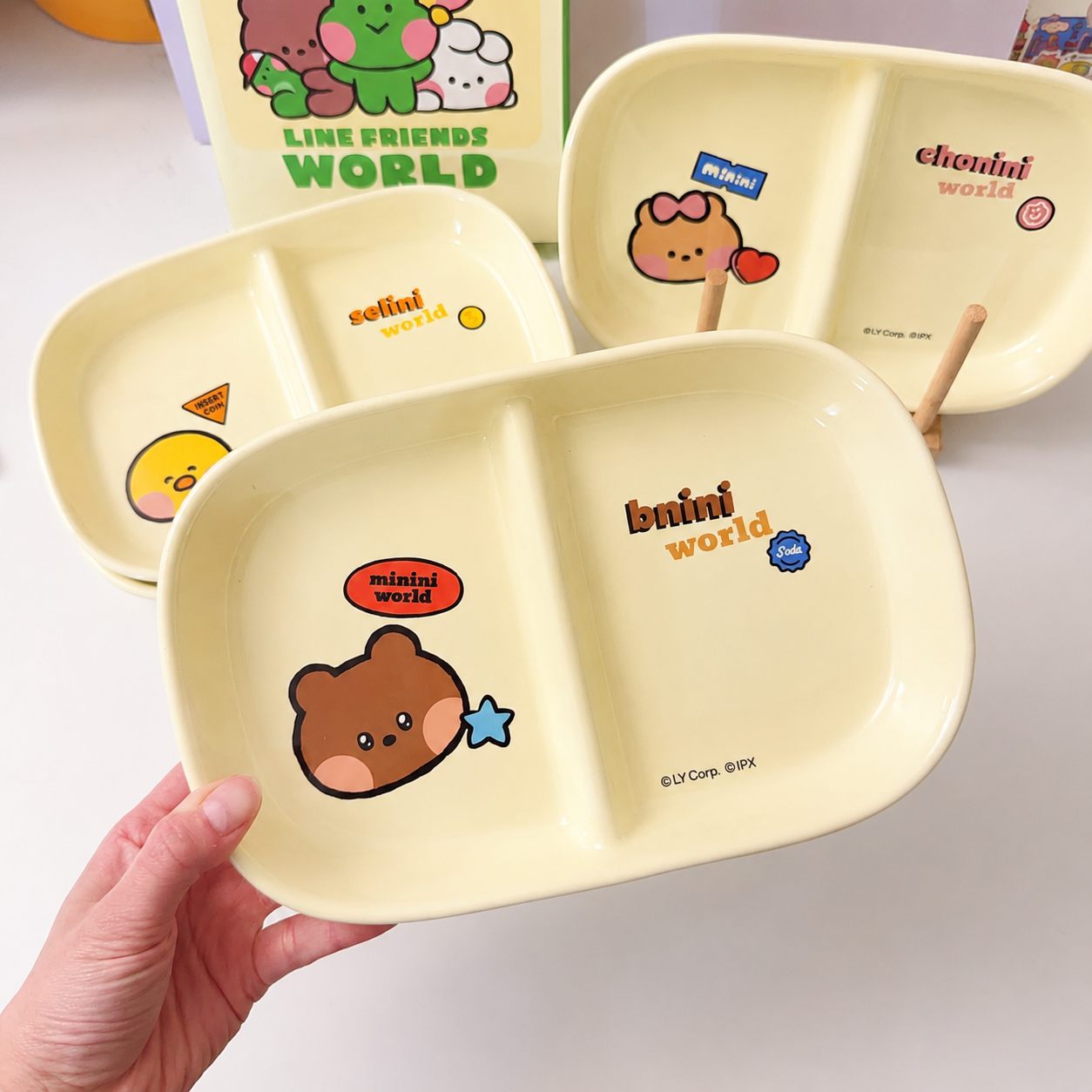 Brown Bear Family Ceramic Divided Plate – Official Collaboration, 9.4-Inch