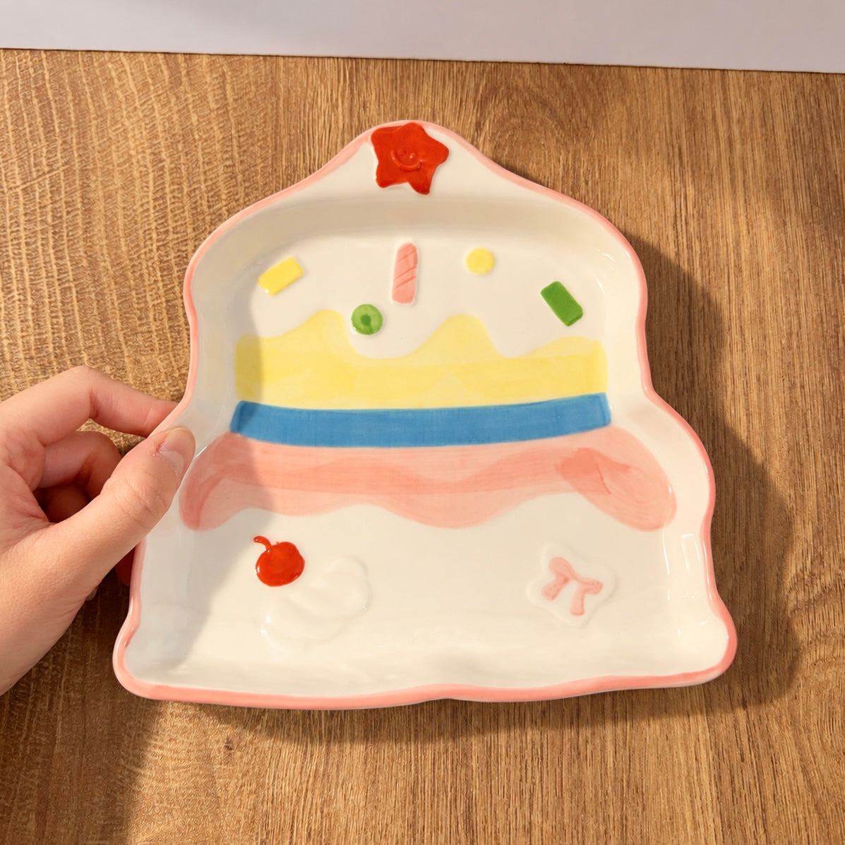 Hand-Painted Cake-Shaped Ceramic Dessert Plate – 7.7-Inch