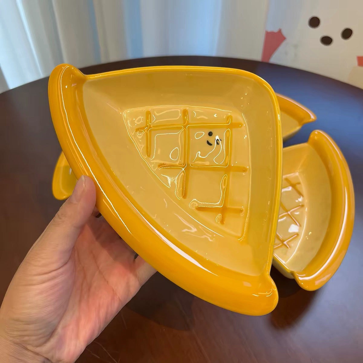 Cheese-Shaped Kawaii Ceramic Plate – 2 Sizes