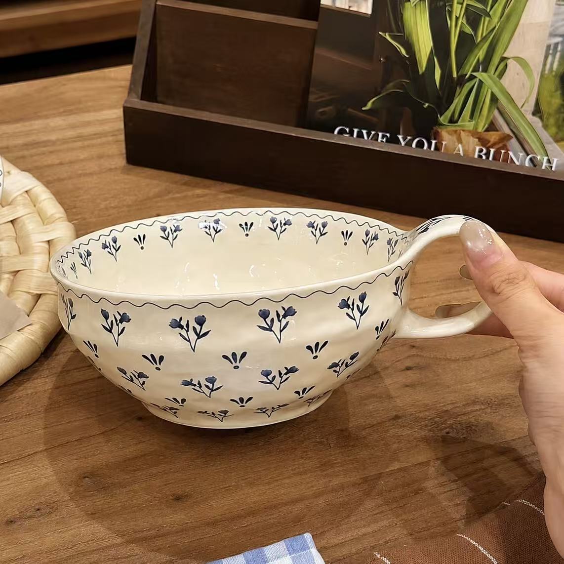 Cottage-Style Blue Floral Ceramic Bowl with Handle - 600ML