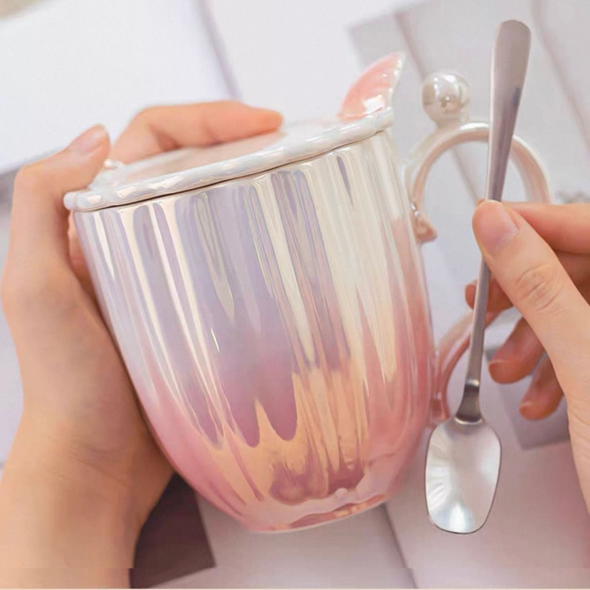 Seashell Pearl Glaze Ceramic Mug with Lid & Spoon - 400ML