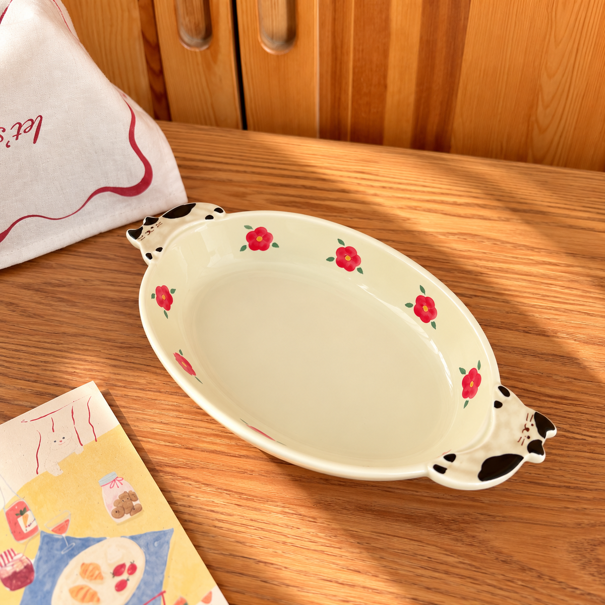 Cats & Flowers Ceramic Oval Dessert Plate with Handles, 8-Inch