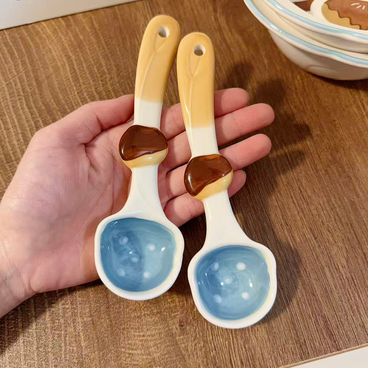 Cute Chestnut Ceramic Bowl with Handles & Spoon Set - 350ML