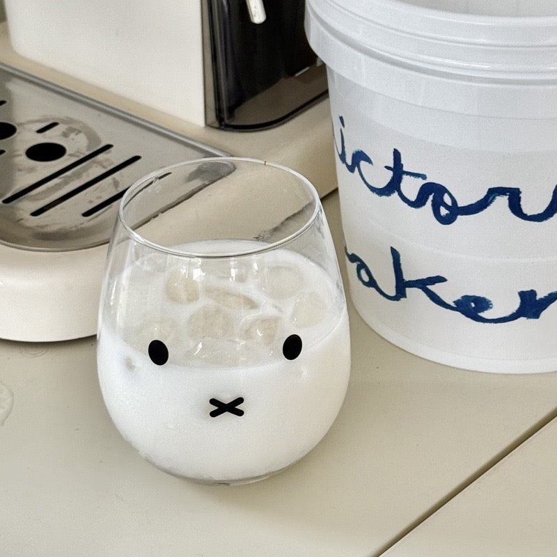 Cute bear and bunny round belly glass cups with iced drinks, 450ML capacity