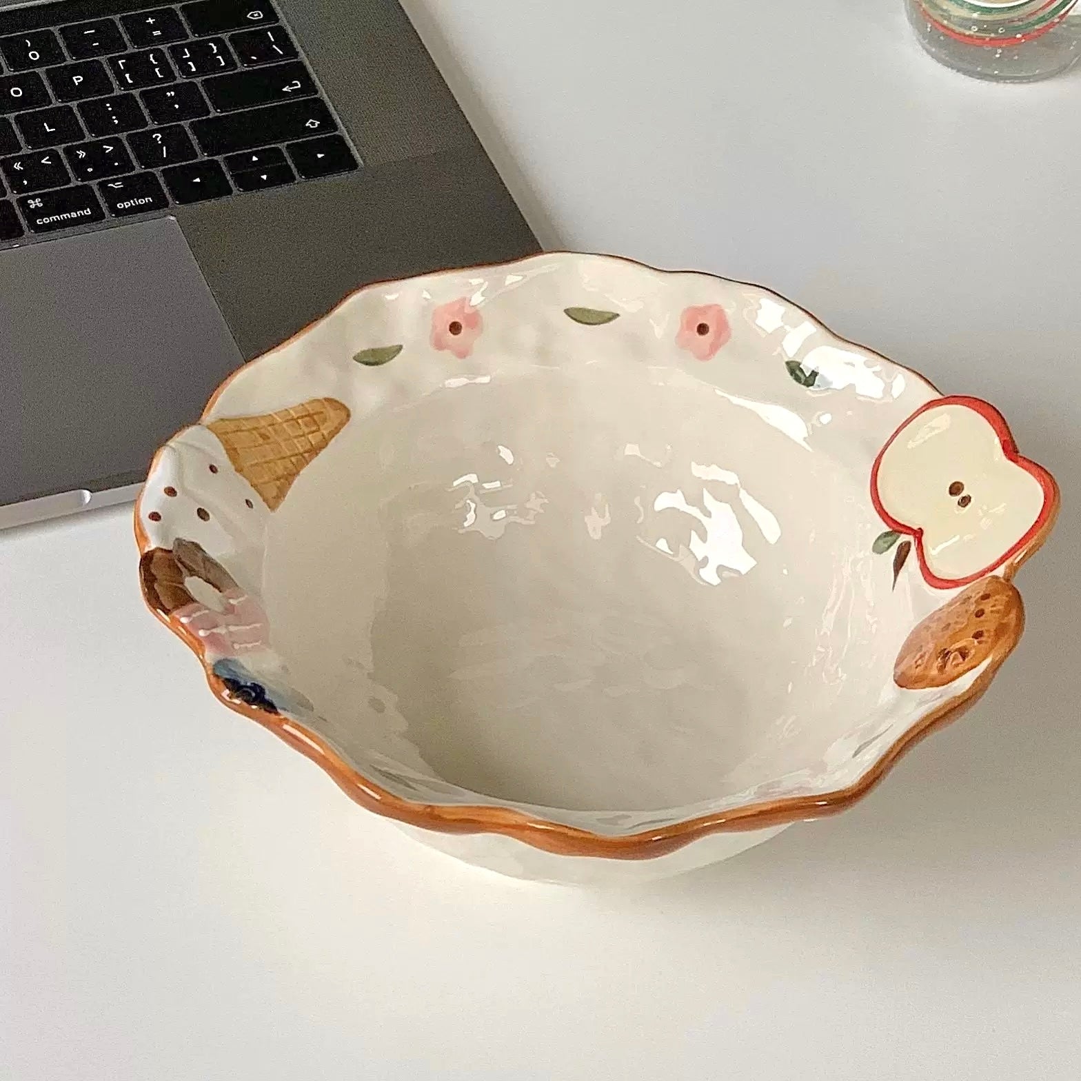 Hand-Painted Apple Embossed Ceramic Ramen Bowl – 600ML