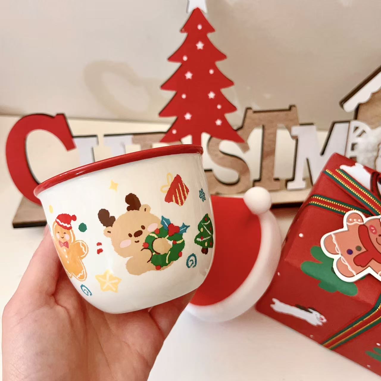 Santa Hat Ceramic Mug with Silicone Lid, 230ML | Christmas Gift