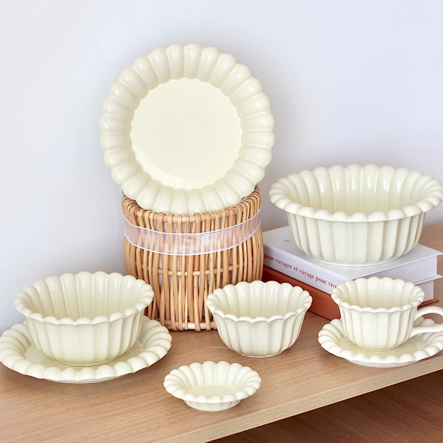 Cream-inspired Series Ceramic Dinnerware Set - Minimalist Design with Vertical Stripes