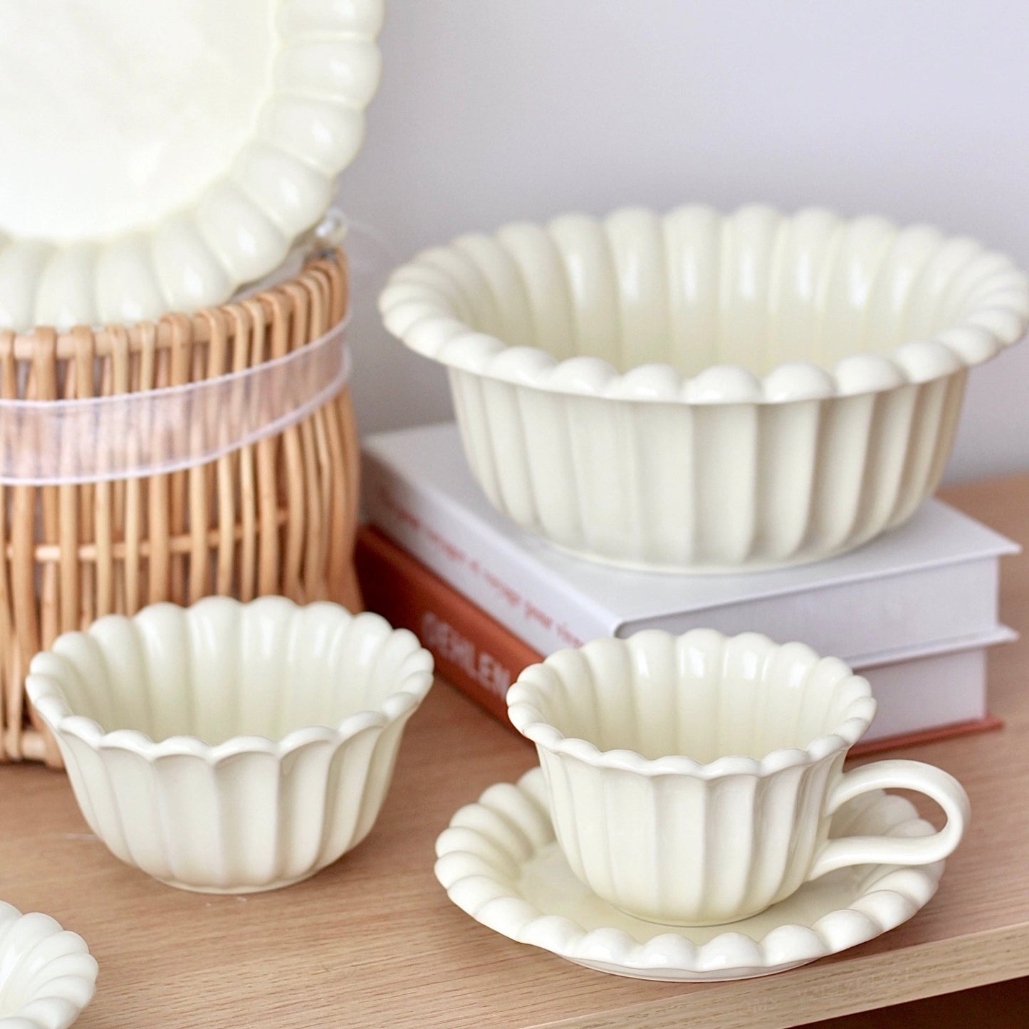 Cream-inspired Series Ceramic Dinnerware Set - Minimalist Design with Vertical Stripes