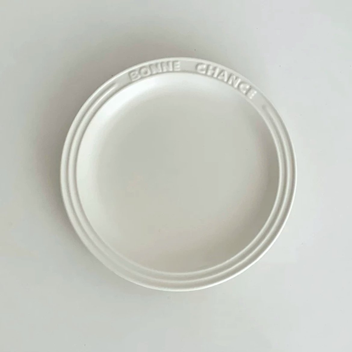 French Ceramic Plate with ‘Bonne Chance’ Motif | Elegant Dinnerware - Wuli Home