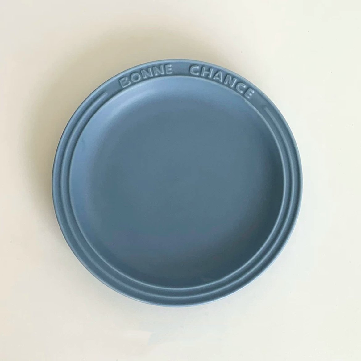 French Ceramic Plate with ‘Bonne Chance’ Motif | Elegant Dinnerware - Wuli Home