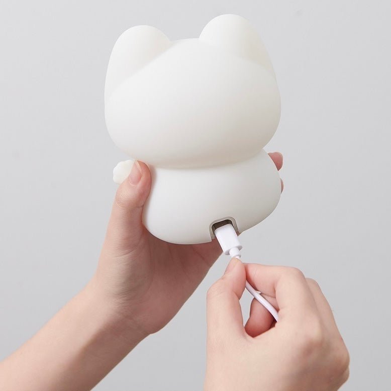 Lucky Cat Tap-on Night Light | Soft Silicone, USB Charging | Perfect Gift Ideas - Wuli Home