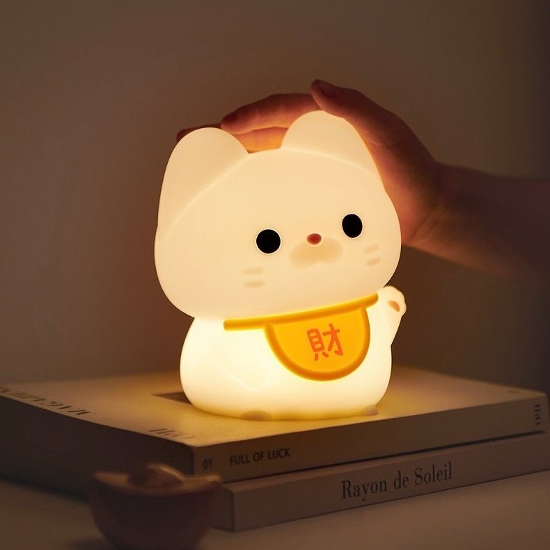 Lucky Cat Tap-on Night Light | Soft Silicone, USB Charging | Perfect Gift Ideas - Wuli Home